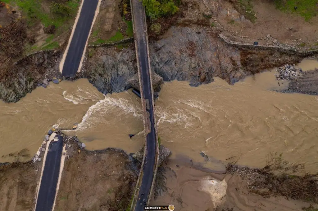 Episode cévenol : un pont submersible « provisoire » emporté par la crue
