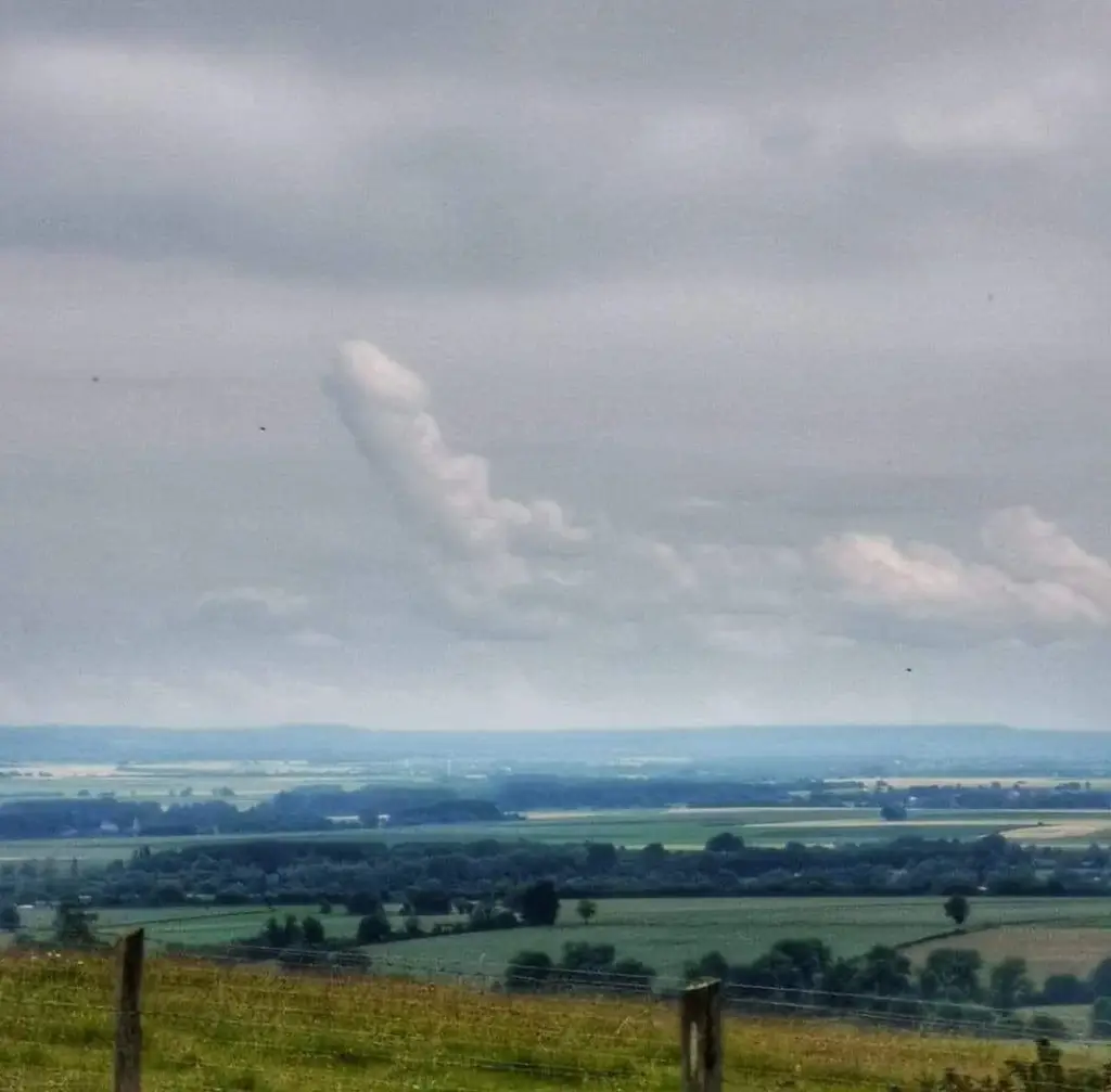 INSOLITE : un nuage en forme de pénis observé par un chasseur d’orages