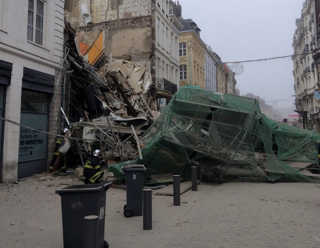 France : un immeuble s’effondre en plein centre-ville de Lille