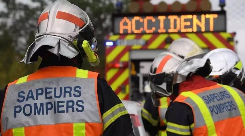 Lunel : un semi-remorque se couche, la route est coupée