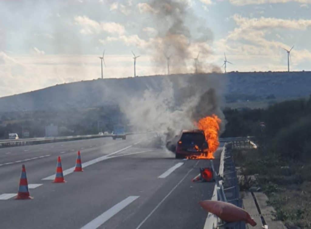 Autoroute A9 : un véhicule en feu signalé vers Leucate