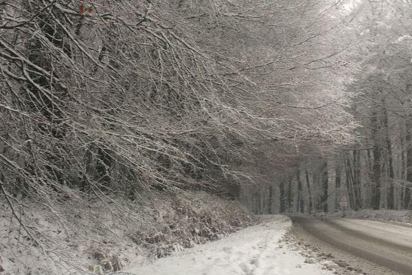 Neige et verglas : les  transports scolaires sont suspendus en Lozère