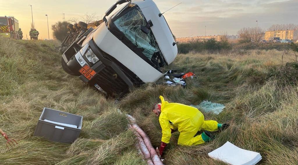 Camargue : accident entre un poids lourd transportant du carburant et un convoi exceptionnel