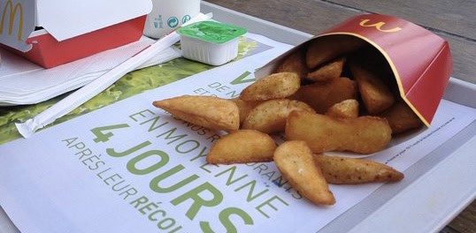 Fast-food : McDonald’s va remplacer les potatoes par des frites de légumes !
