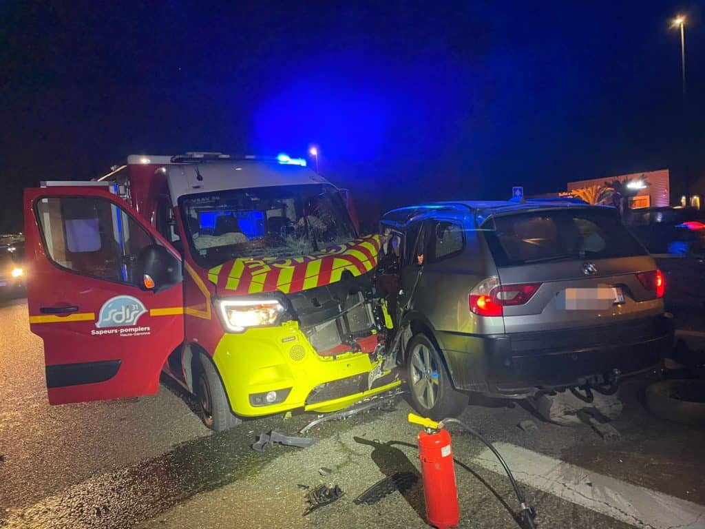 Occitanie : il percute une ambulance des pompiers en intervention puis s’enfuit à pied