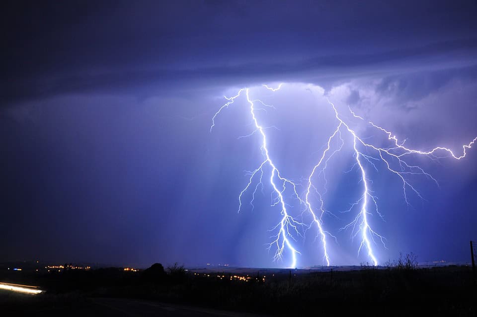 Météo : plus de 28 000 décharges de foudre ce 13 mars en France, un record !