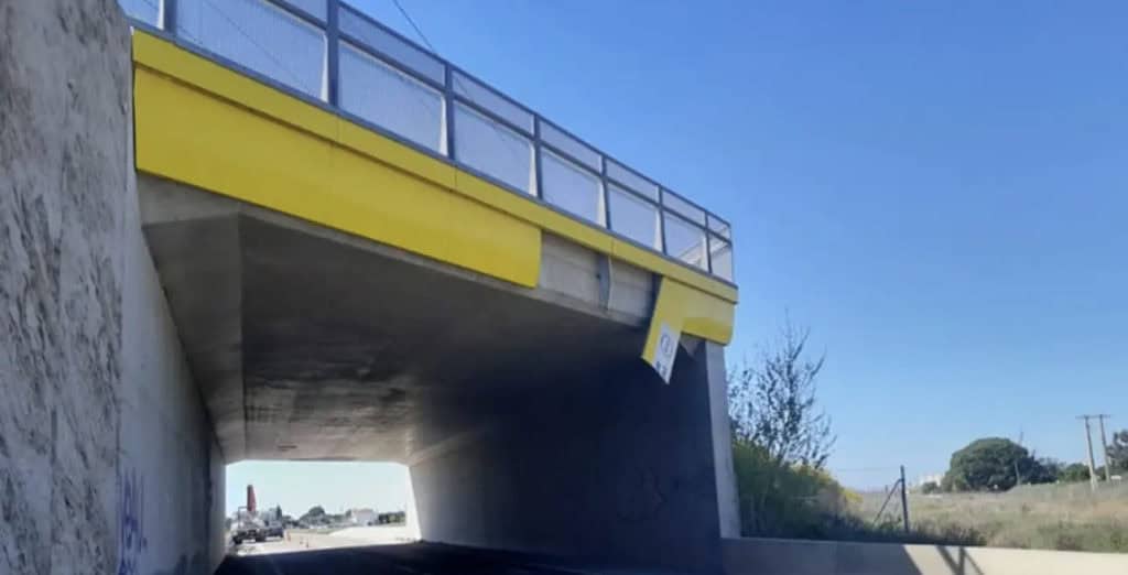 Gard : un camion heurte un pont entre Aimargues et Codognan