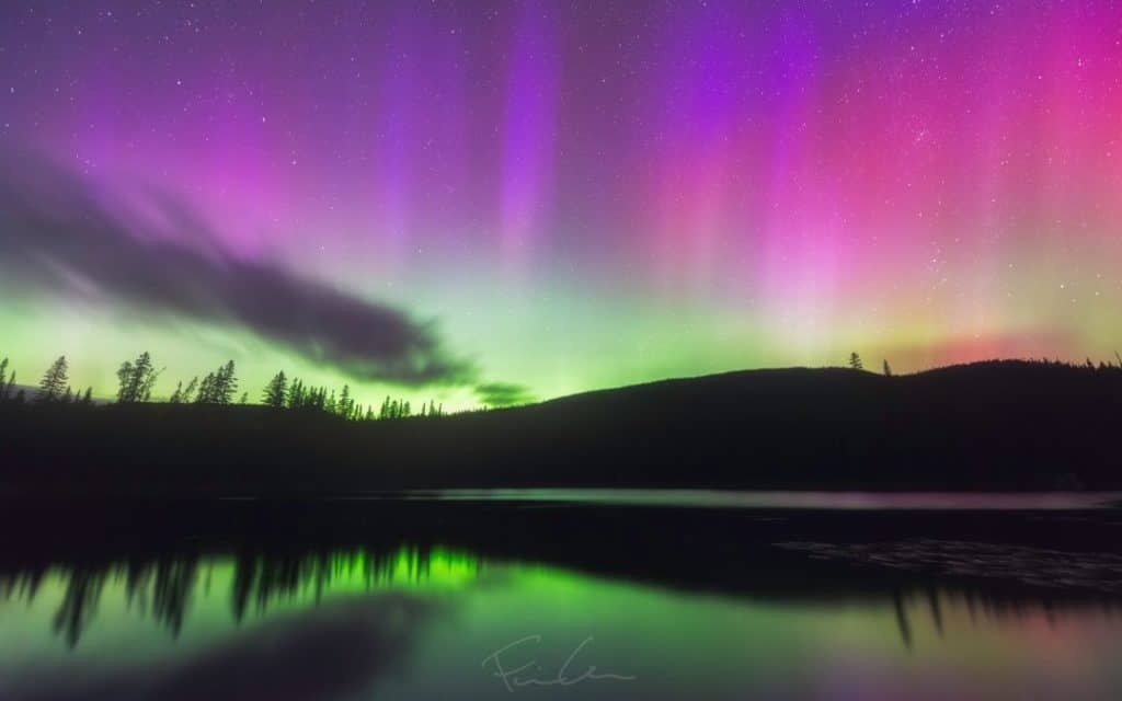Incroyable : des magnifiques aurores boréales aperçues dans le ciel d’Occitanie ce dimanche soir !