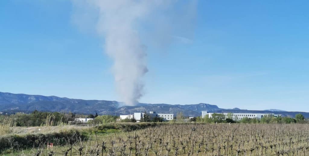 Hérault : un important incendie en cours, visible depuis l’ensemble du département
