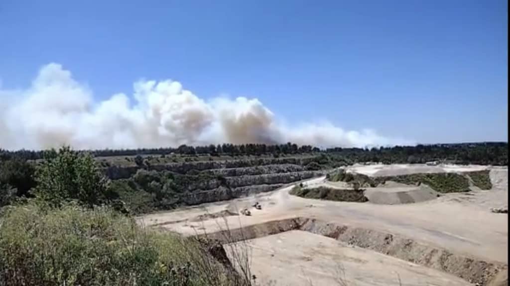 Gard : violent départ de feu dans le secteur de Beaucaire ce mardi après-midi