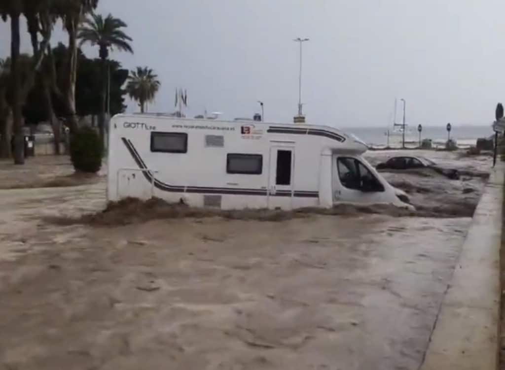 Espagne : importantes inondations dans le Sud-Est du pays à Aguilas