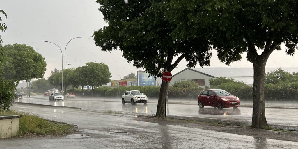 Météo : orages fortement pluvieux en cours entre Gard et Hérault