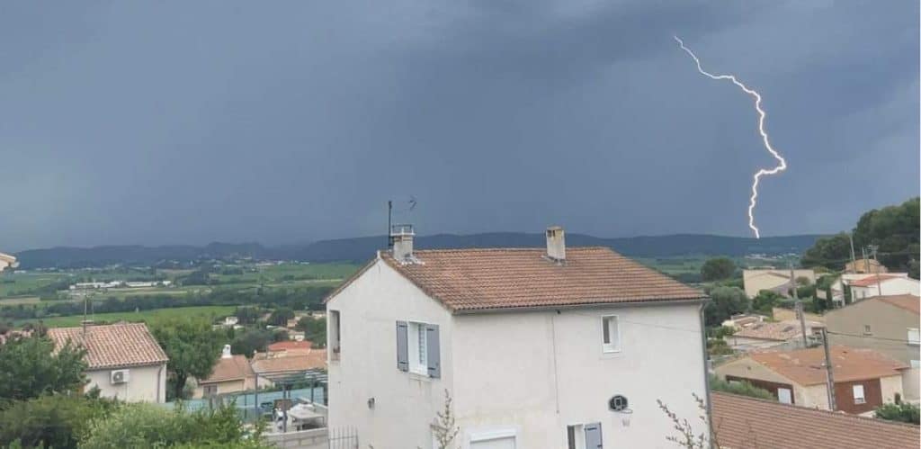 Météo : de forts orages éclatent sur une grande partie du Gard et de l’Hérault