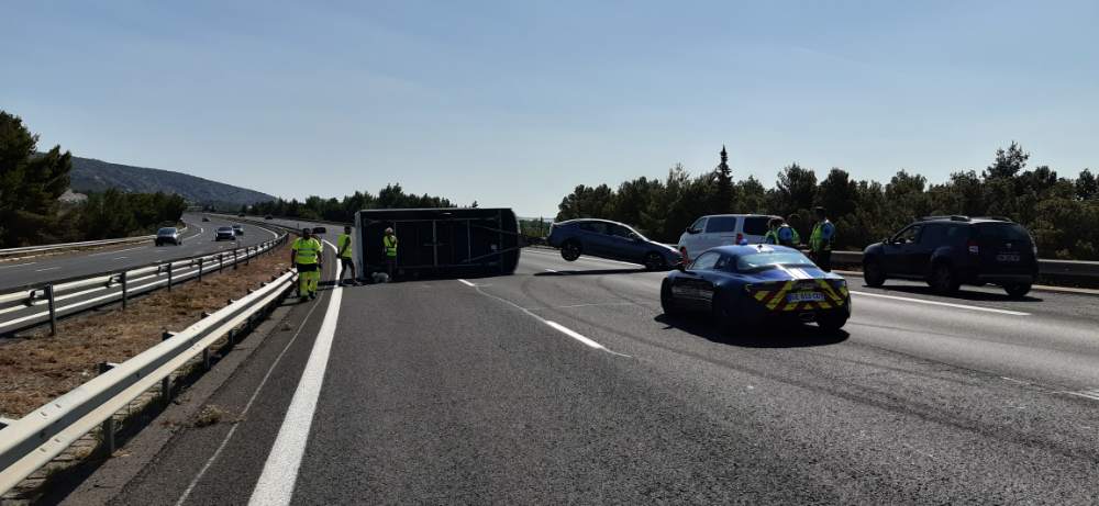 Occitanie : L’autoroute A9 fermée après l’accident d’un véhicule tractant une caravane