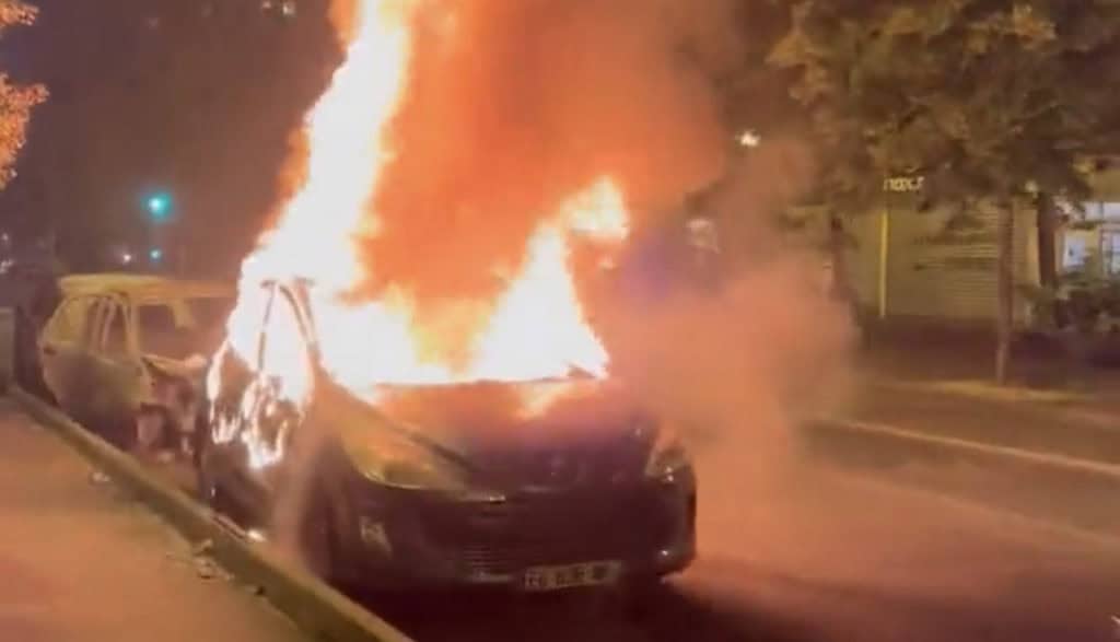 Affaire Nahel : Mairies, tramway et commissariats ont été incendiés cette nuit, la situation inquiète
