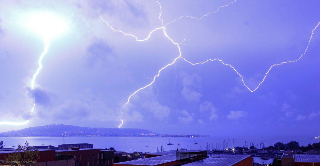Météo : les images de l’orage qui a frappé Sète et le bassin de Thau cette nuit