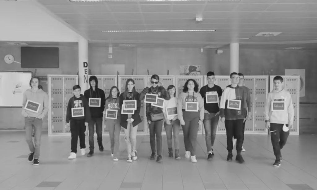 Gard : des élèves d’un collège réalisent un clip poignant sur les préjugés
