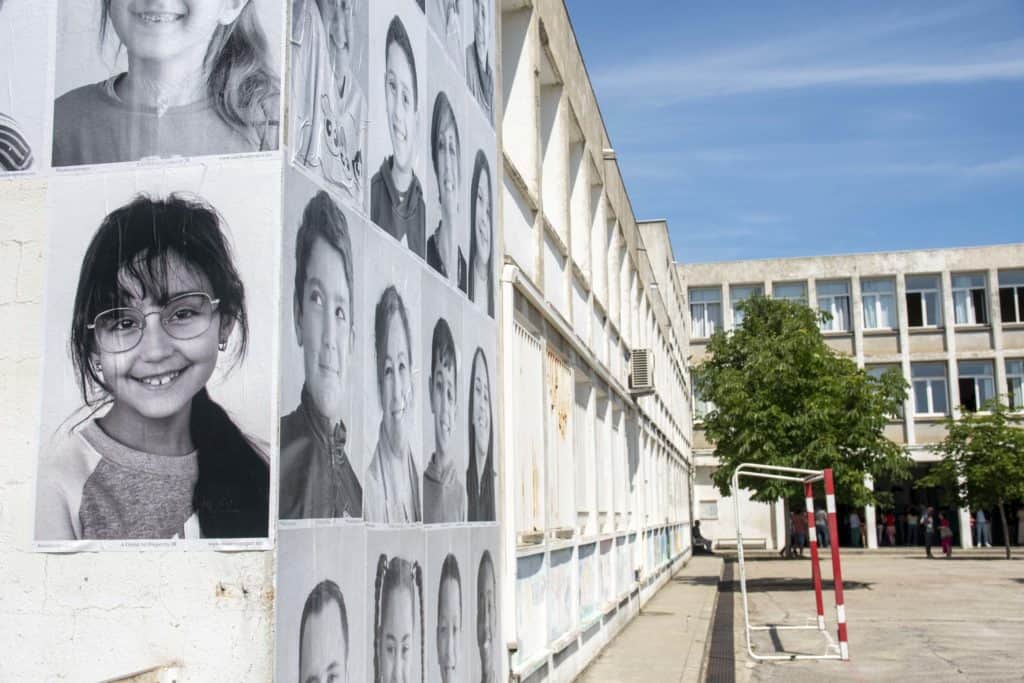 Nîmes : Une fresque de portraits pour mettre en valeur l’Ecole Georges Bruguier
