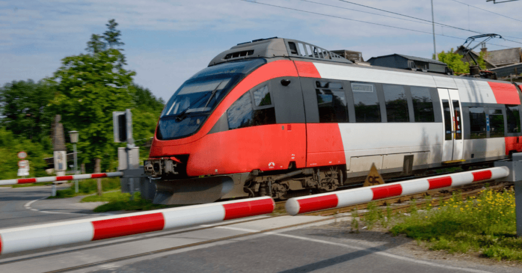 Gard : une personne heurtée par un train, le trafic ferroviaire à l’arrêt entre Nîmes et Lunel