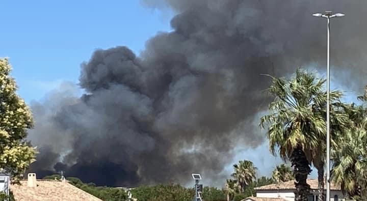 Incendie : un important feu de végétation se déclare à Villeneuve-lès-Béziers, dans l’Hérault