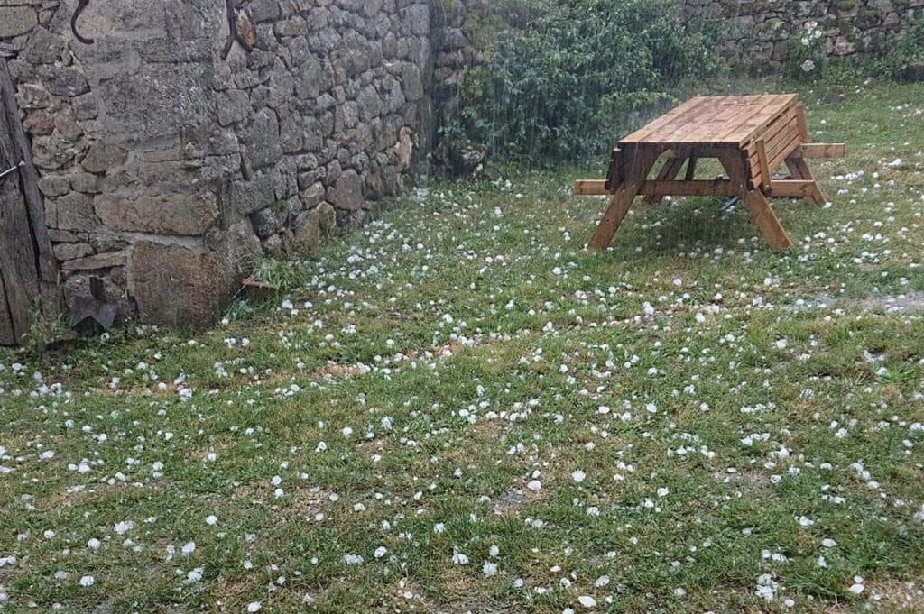 Météo : violents orages en Occitanie, des grêlons de 5 cm provoquent des dégâts