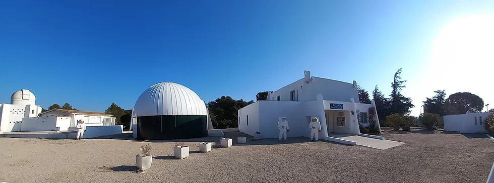 Gard : plonger la tête dans les étoiles au Parc du Cosmos dans la commune des Angles