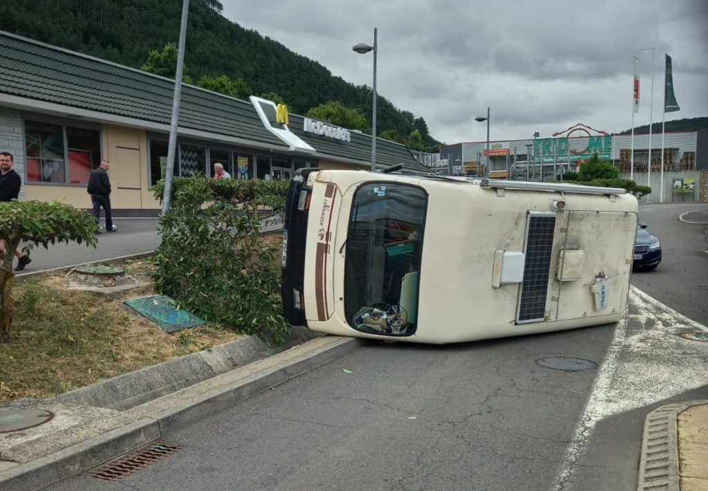 Lozère : un accident de camping-car provoqué par un rapace à Ramilles