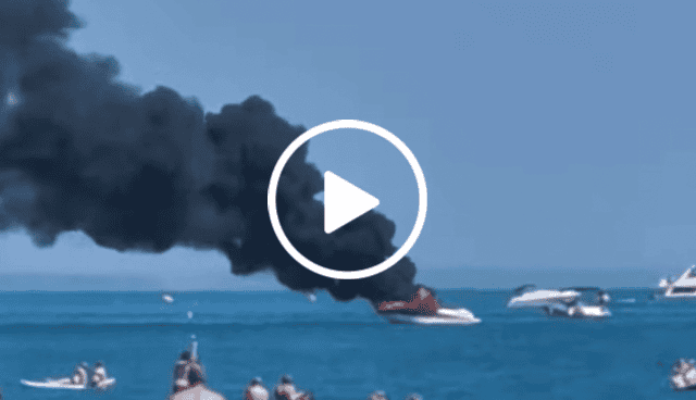 Occitanie : un bateau en feu à quelques mètres de la plage
