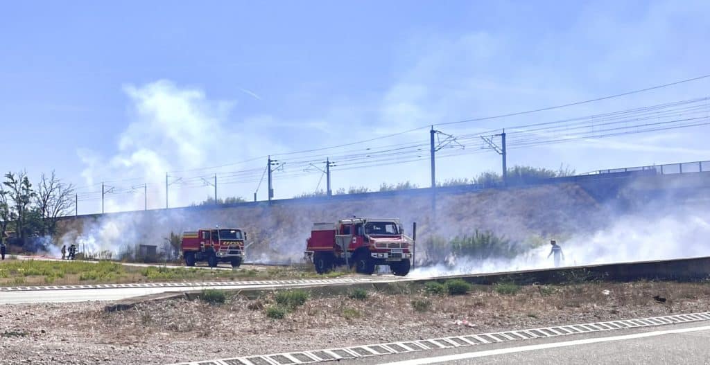 Gard : un feu de végétation se déclare le long de la LGV au niveau de Aimargues, ce vendredi