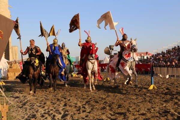 Gard : 35ème fête médiévale de la Saint-Louis à Aigues-Mortes