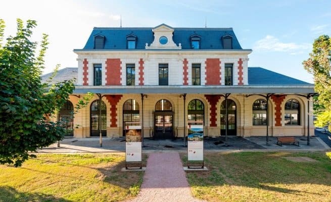 Occitanie : la magnifique gare de Figeac réouverte au public après un terrible incendie