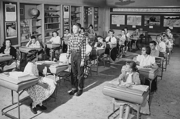 Nîmes : immersion sur les bancs de l’école de l’Ancien Régime à nos jours grâce à l’exposition « En Classe ! »