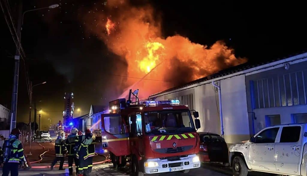 Perpignan : un feu ravage une carrosserie