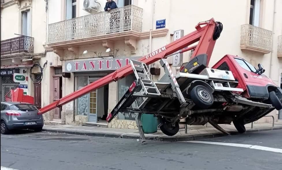 Hérault : une nacelle se couche dans le centre de Béziers ce vendredi