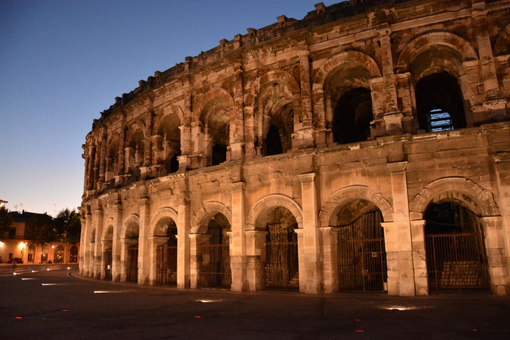 Gard : un succès éclatant pour les visites nocturnes insolites des Arènes de Nîmes