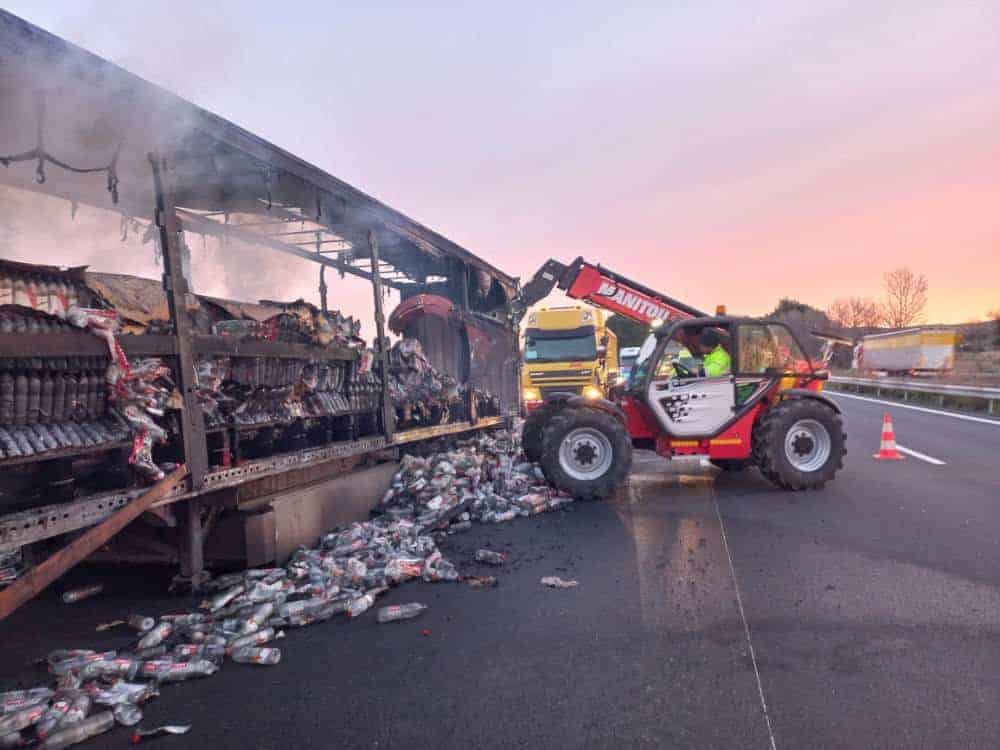Occitanie : un camion prend feu sur l’autoroute A9