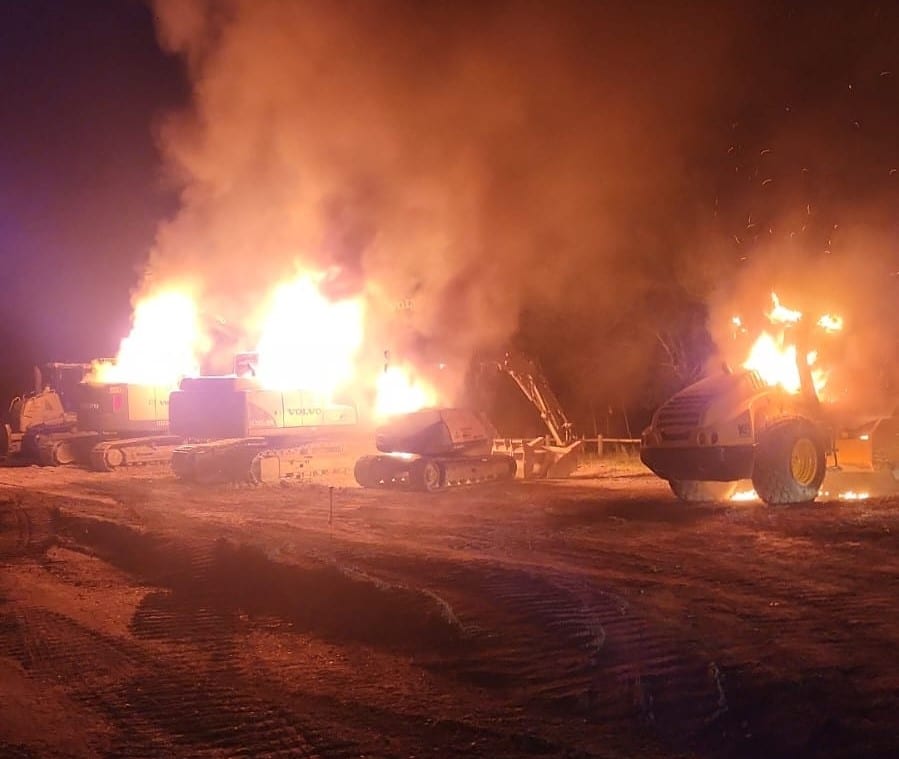 Tarn : engins incendiés sur le chantier de l’A69, « c’est insupportable ! »