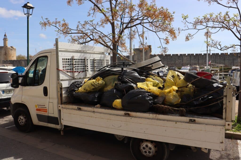 Gard : 20m3 de déchets collectés au port de plaisance d’Aigues-Mortes