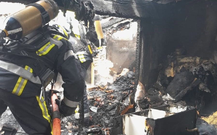 Gard : une maison en partie détruite par les flammes