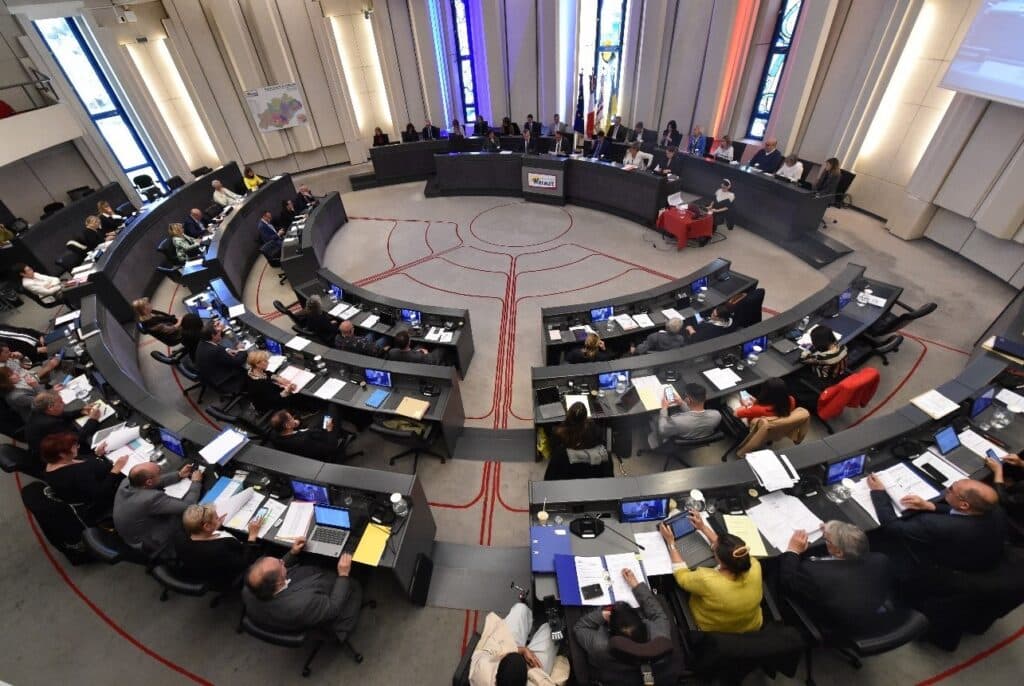 Hérault : hausse des dépenses sociales, le Département ajuste ses prévisions budgétaires