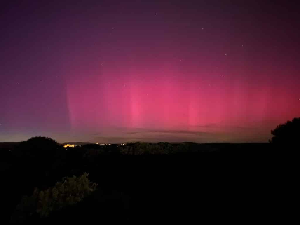 France : magnifiques aurores boréales visibles y compris en Occitanie !