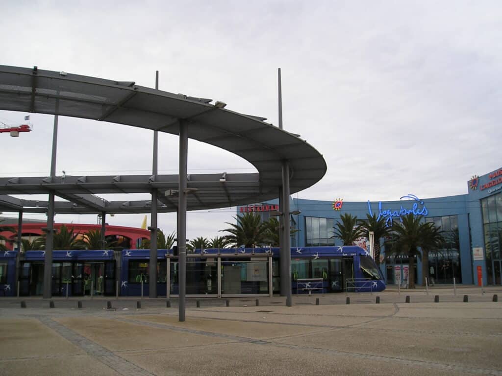 Montpellier : le chantier du Primark Odysseum en proie aux flammes