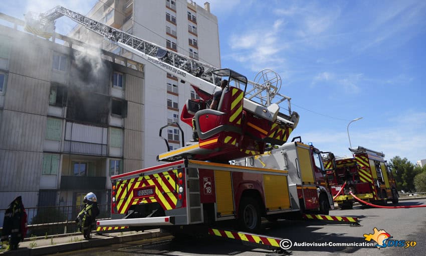 Nîmes : un feu se déclare dans un appartement