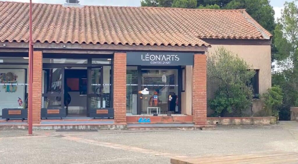 Pyrénées-Orientales : une ancienne cafétéria de l’A9 se transforme en galerie d’art