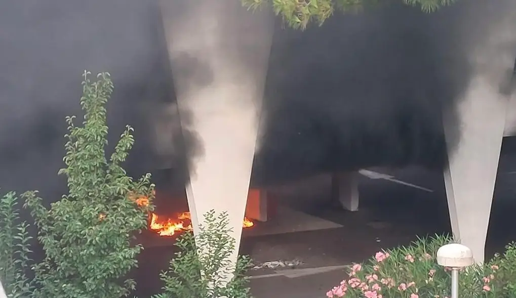 Incendie criminel à la synagogue de La Grande-Motte : Macron confirme le caractère terroriste