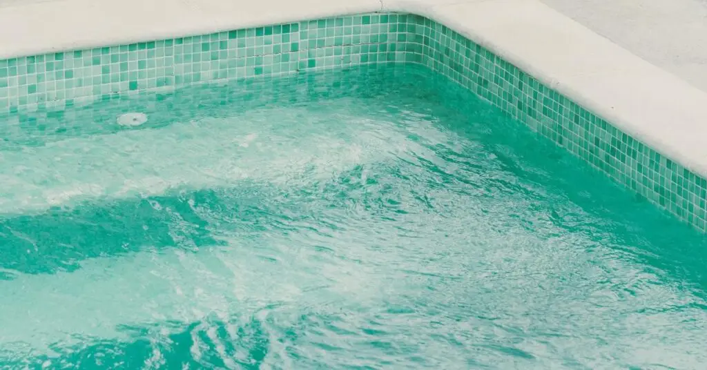 Toulouse : un squatteur devient tétraplégique après avoir chuté dans une piscine, il porte plainte contre les propriétaires