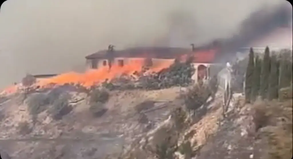 Maisons détruites par les flammes à Narbonne