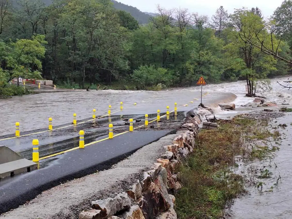 Gard : le pont provisoire de Chamborigaud reste fermé à la circulation, des travaux en cours