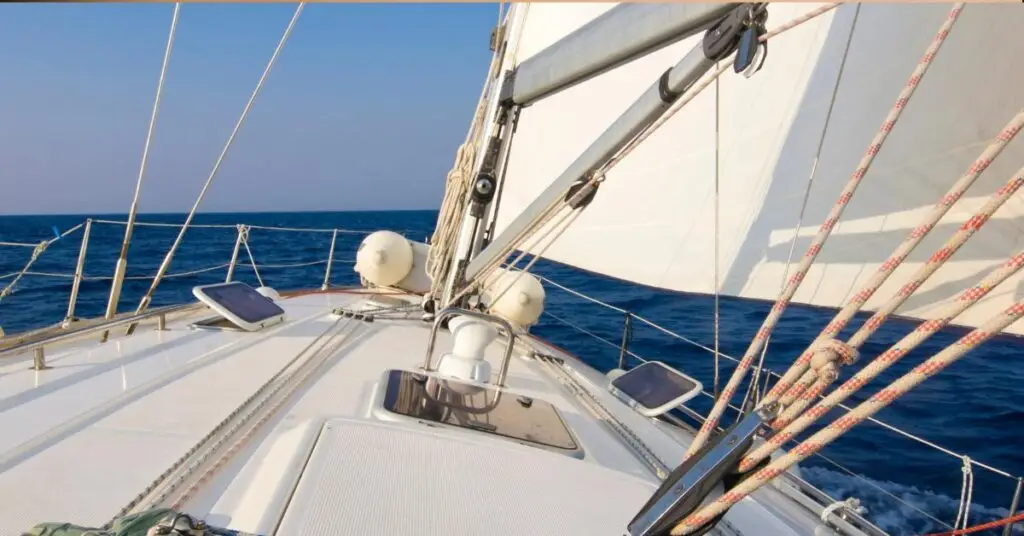 Sète : un voilier qui fait voyager dans le temps