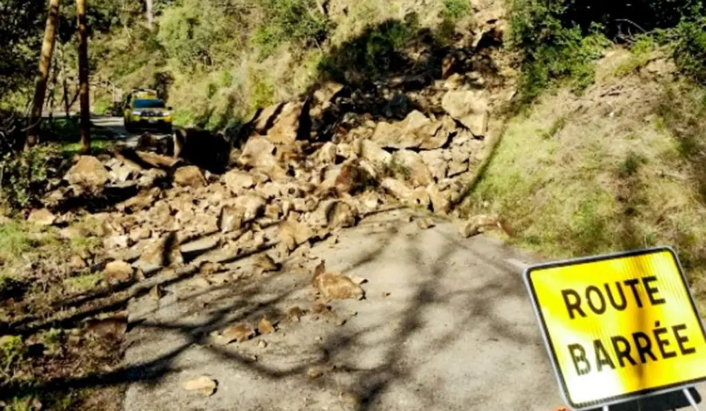 Cévennes : éboulement sur une route départementale du Gard, des déviations mises en place